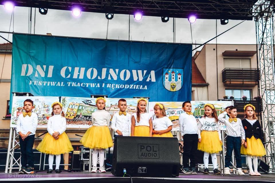Dzieci na scenie